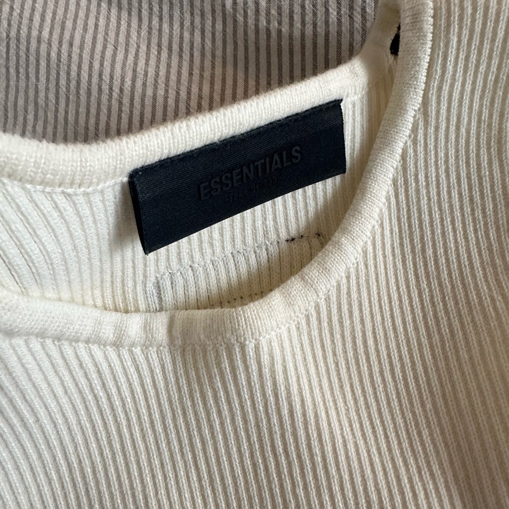 Essentials Cropped Vest - Picture 6 of 7